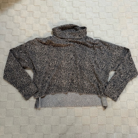 American Eagle Leopard Animal Print Turtleneck Waffle Knit Sweater Women’s Large - Picture 1 of 4